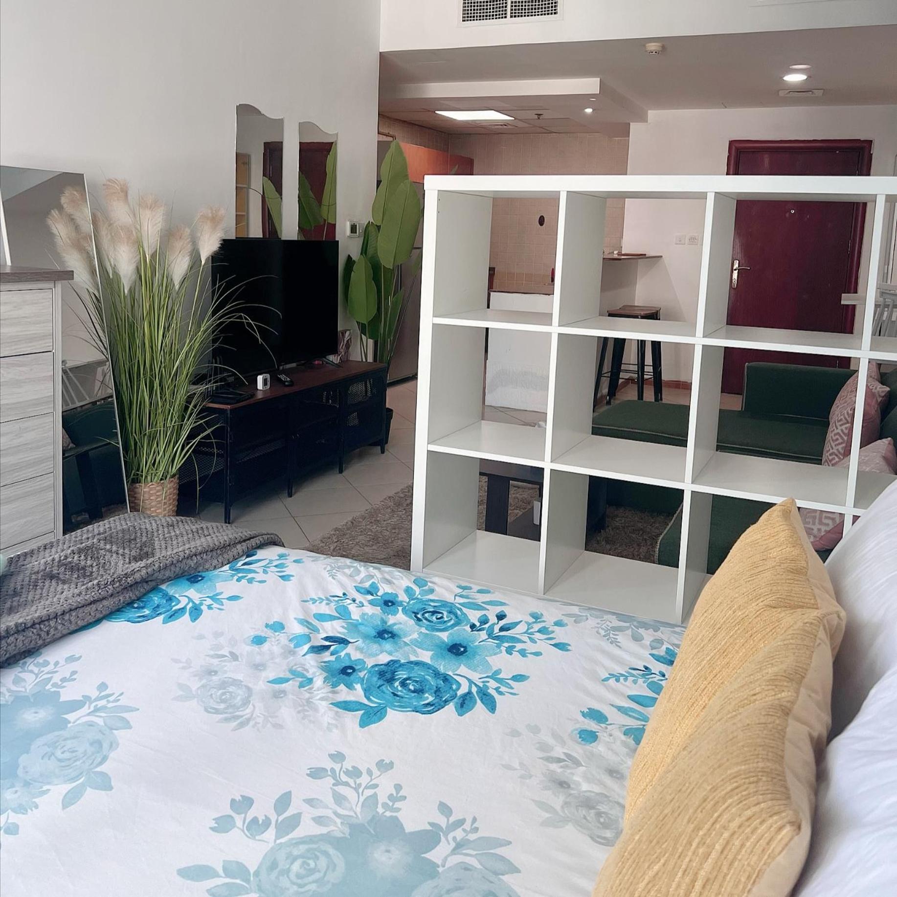 Fully Furnished Marina View - 1 Bedroom Apartment