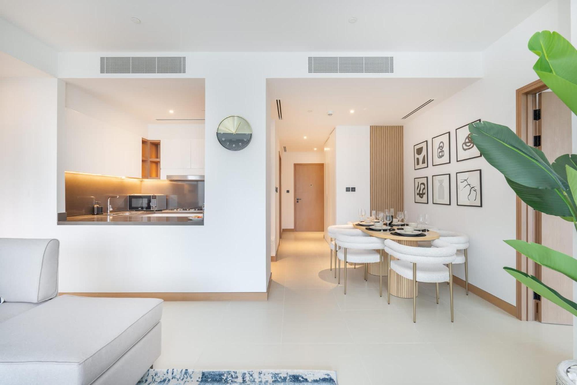 Stylish 3-bedrooms With An Elegant Dining Area In The Heart Of Marina! Apartment