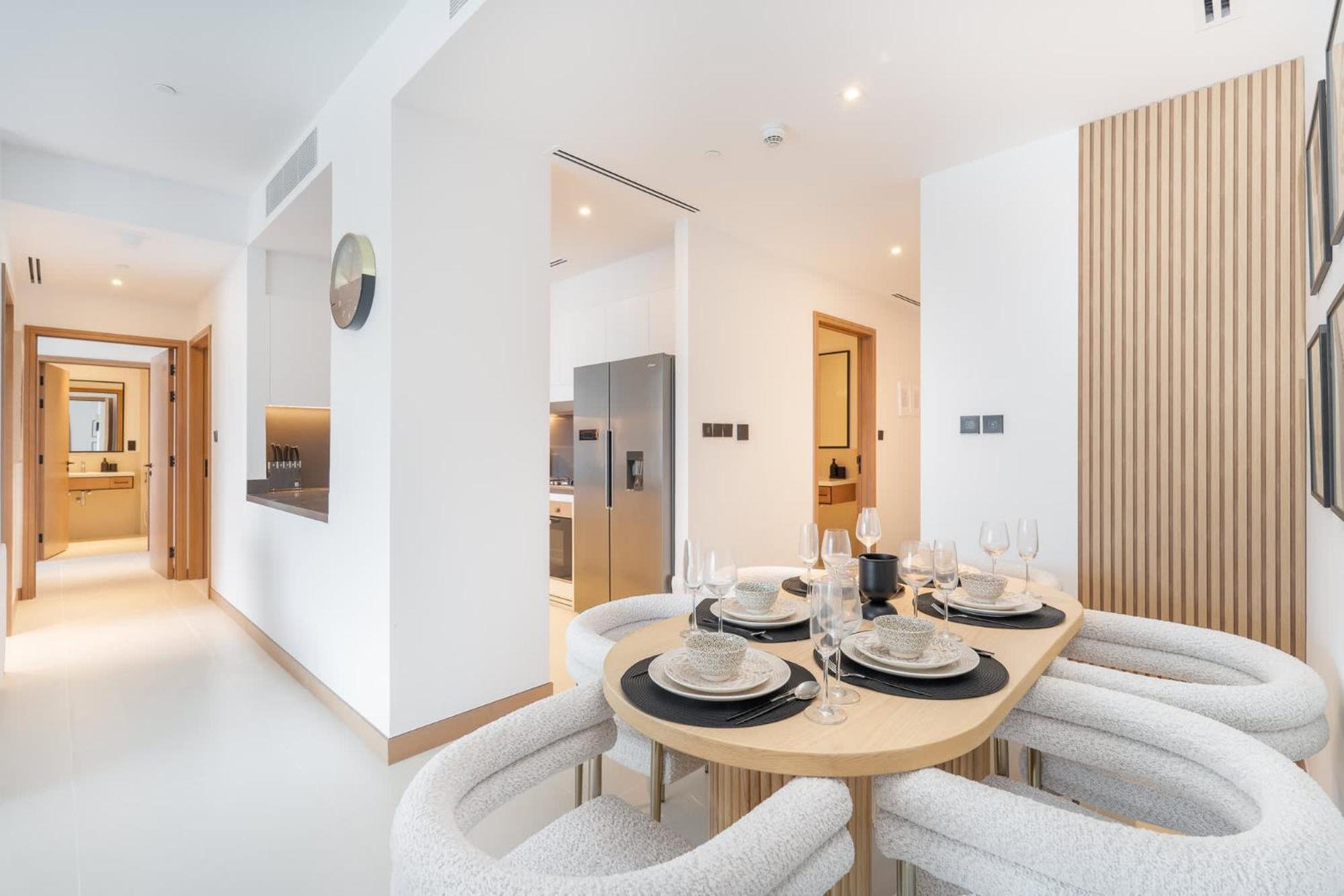 Stylish 3-bedrooms With An Elegant Dining Area In The Heart Of Marina! Apartment *