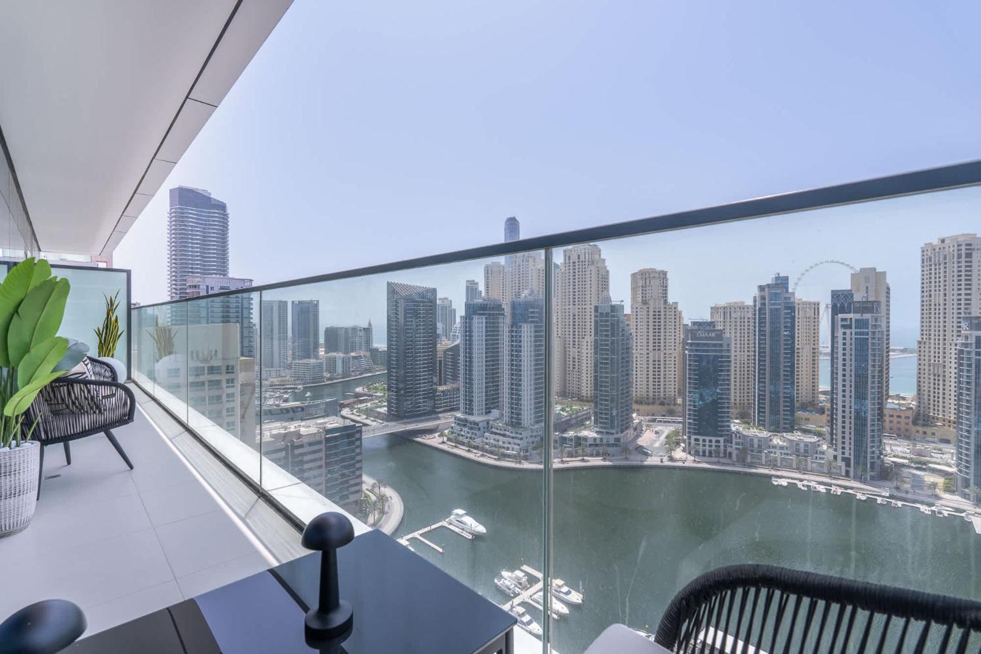 Stylish 3-bedrooms With An Elegant Dining Area In The Heart Of Marina! * Dubai