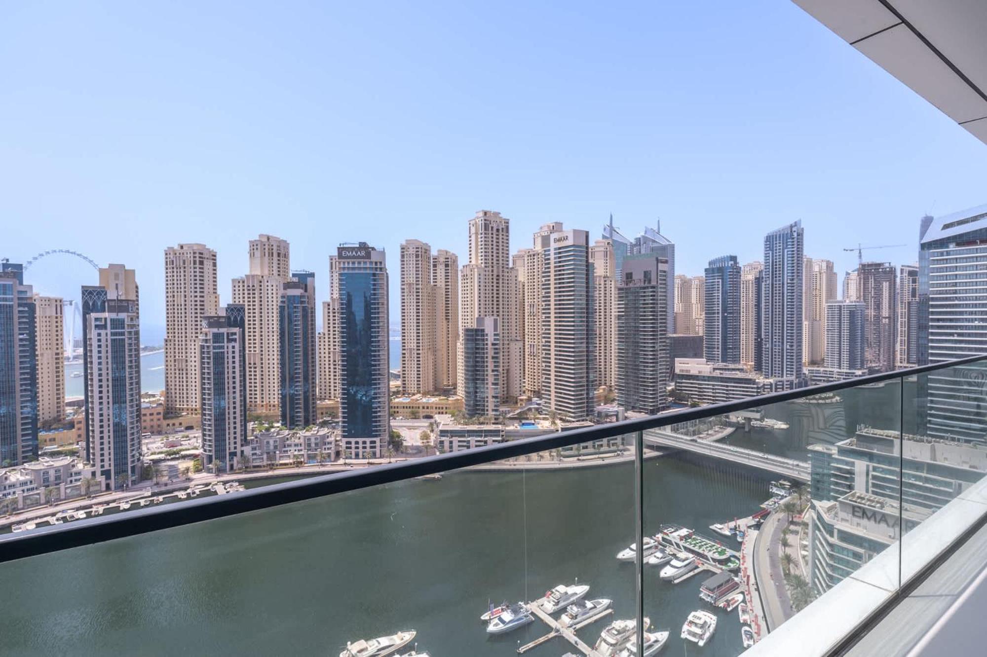 Apartment Stylish 3-bedrooms With An Elegant Dining Area In The Heart Of Marina! Dubai