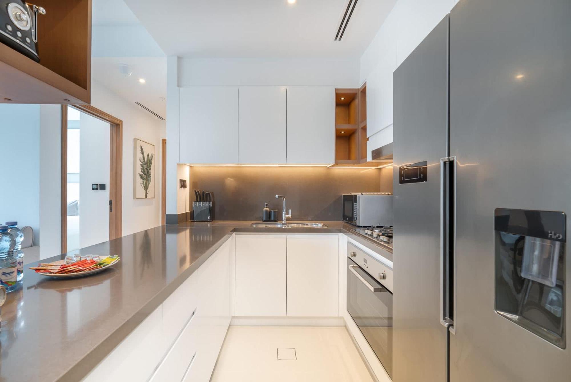 Stylish 3-bedrooms With An Elegant Dining Area In The Heart Of Marina! * Dubai