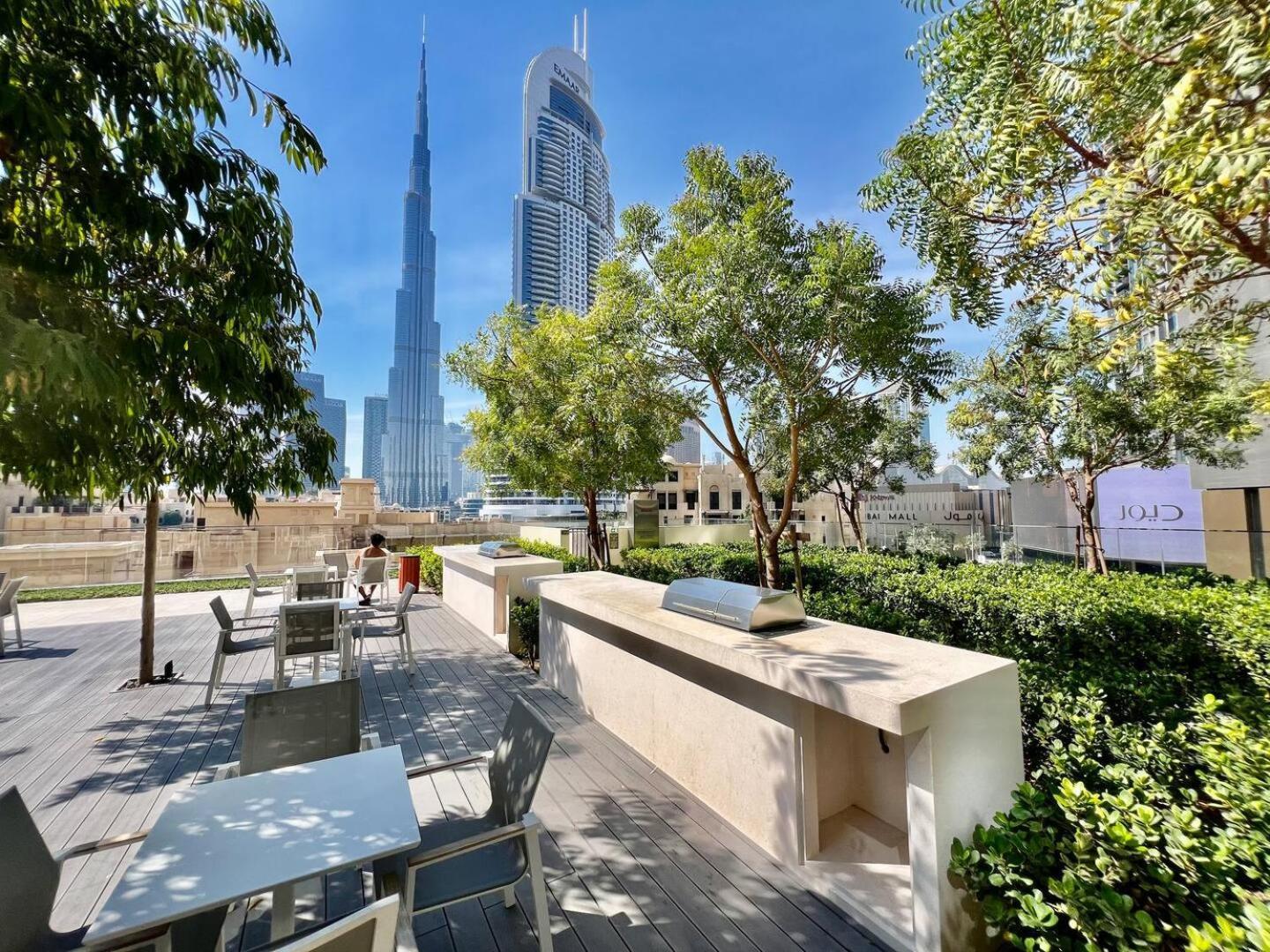 Cosmic Sky High Floor 1br- Mall Access By Maxx Value Homes