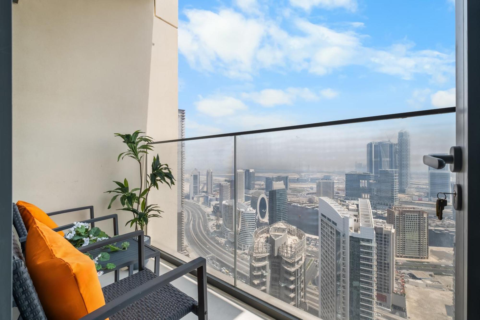 Cosmic Sky High Floor 1br- Mall Access By Maxx Value Homes Apartment *