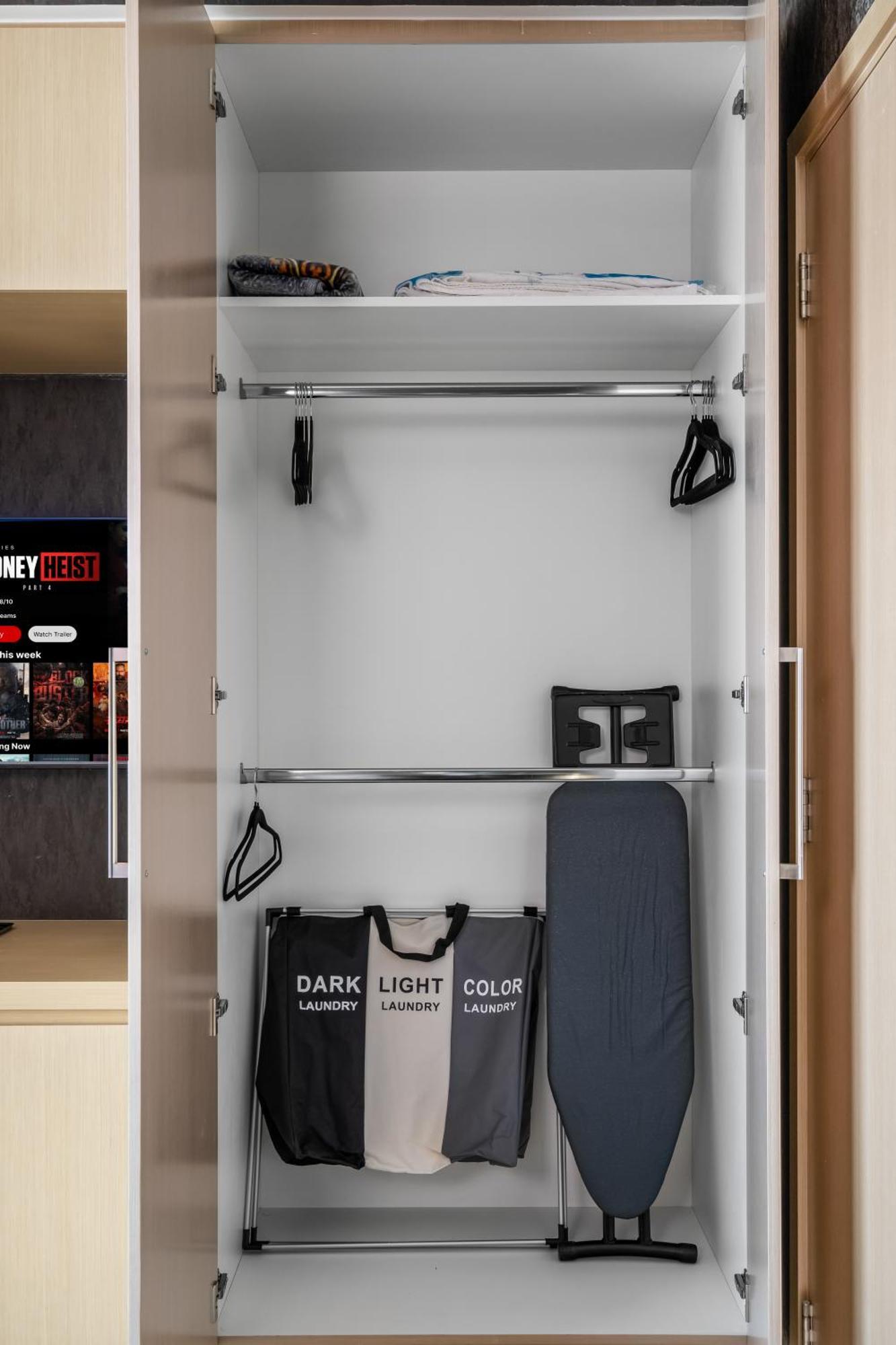 Cosmic Sky High Floor 1br- Mall Access By Maxx Value Homes Apartment