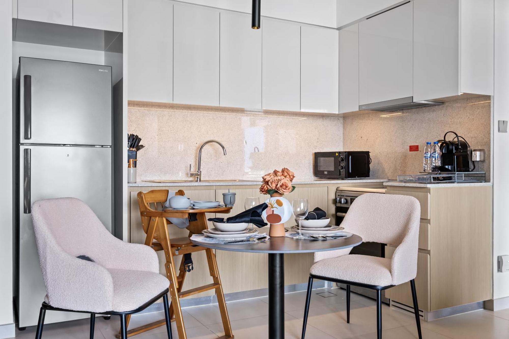Cosmic Sky High Floor 1br- Mall Access By Maxx Value Homes Apartment Dubai