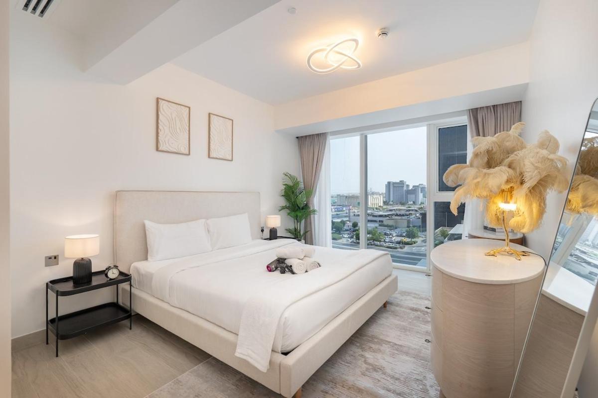Spacious 2 Bedroom In Jumeirah Towers Modern Comfort In A Prime Location Apartment *