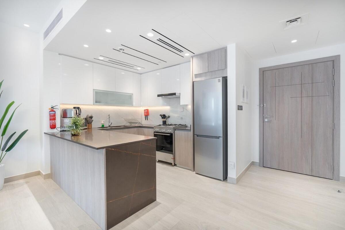 Apartment Spacious 2 Bedroom In Jumeirah Towers Modern Comfort In A Prime Location Dubai