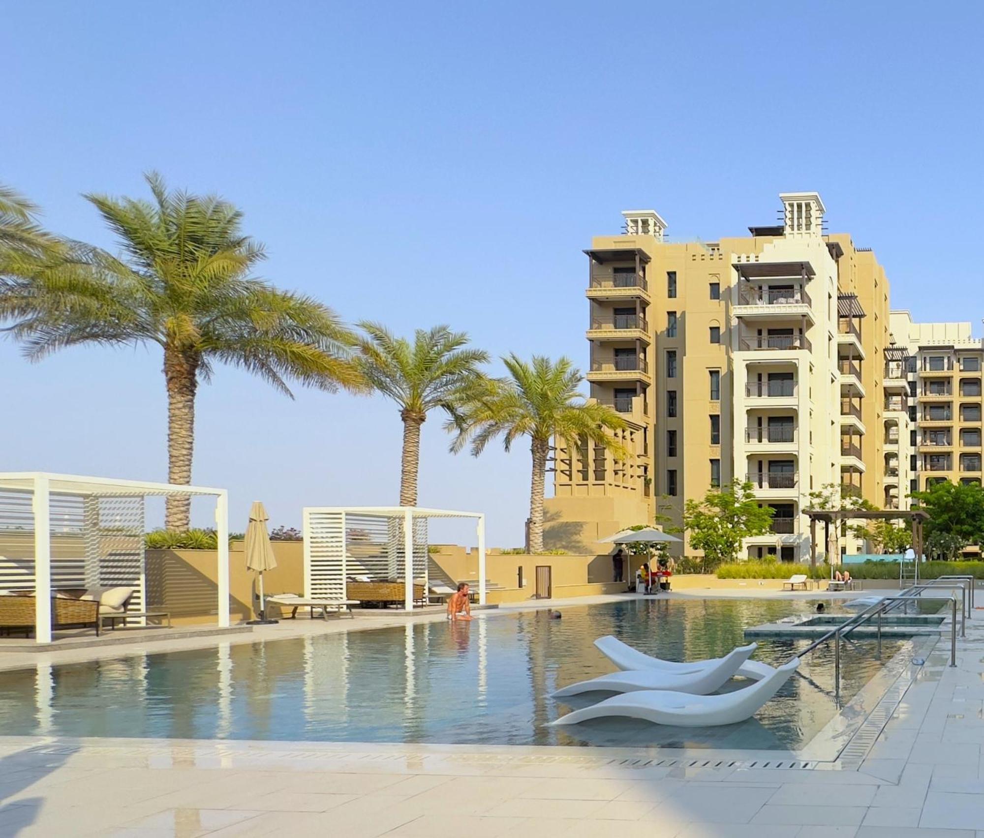 Ultra Luxury Flat With Amazing Pool Near To Burj Apartment Dubai