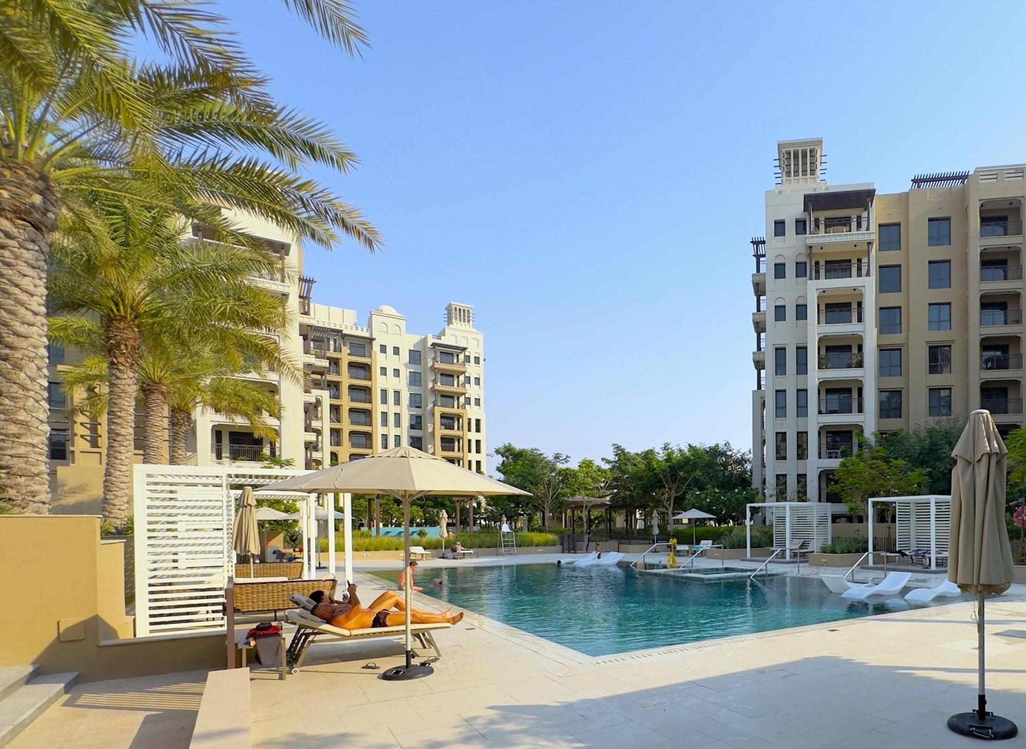 Ultra Luxury Flat With Amazing Pool Near To Burj Dubai