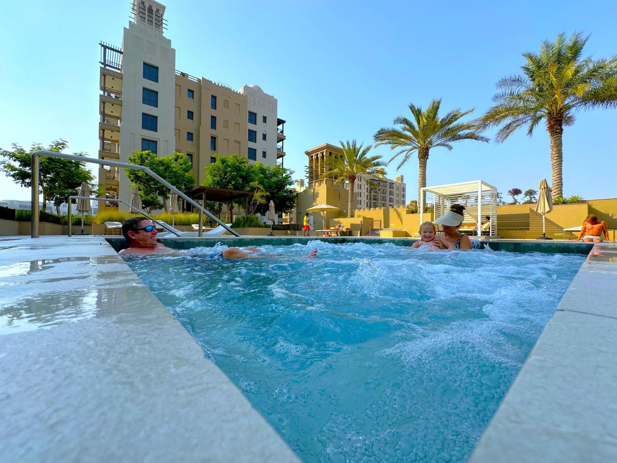 Ultra Luxury Flat With Amazing Pool Near To Burj