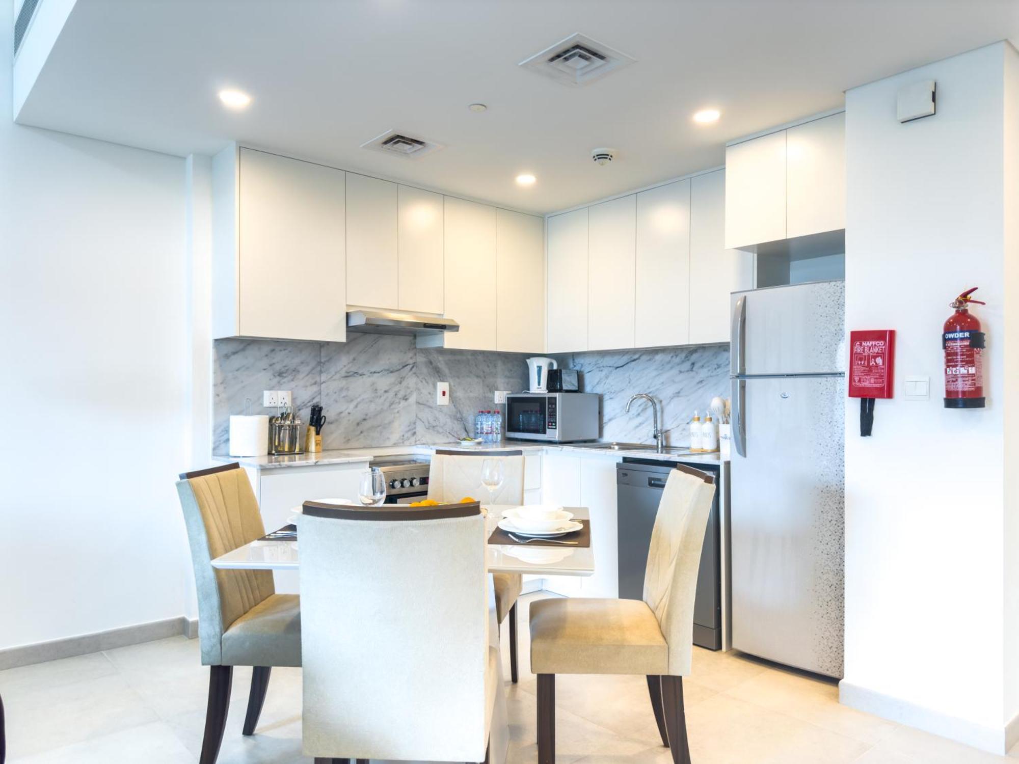 Ultra Luxury Flat With Amazing Pool Near To Burj Dubai