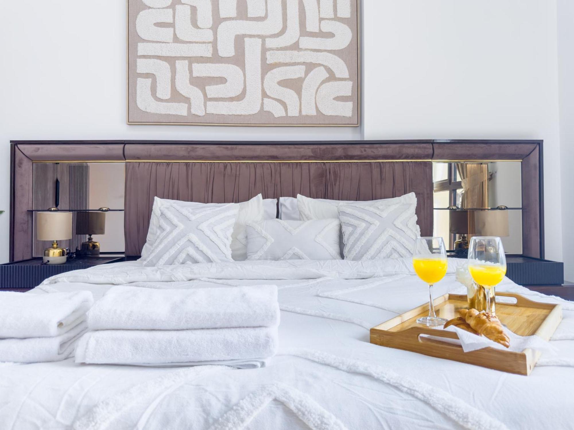 Ultra Luxury Flat With Amazing Pool Near To Burj * Dubai