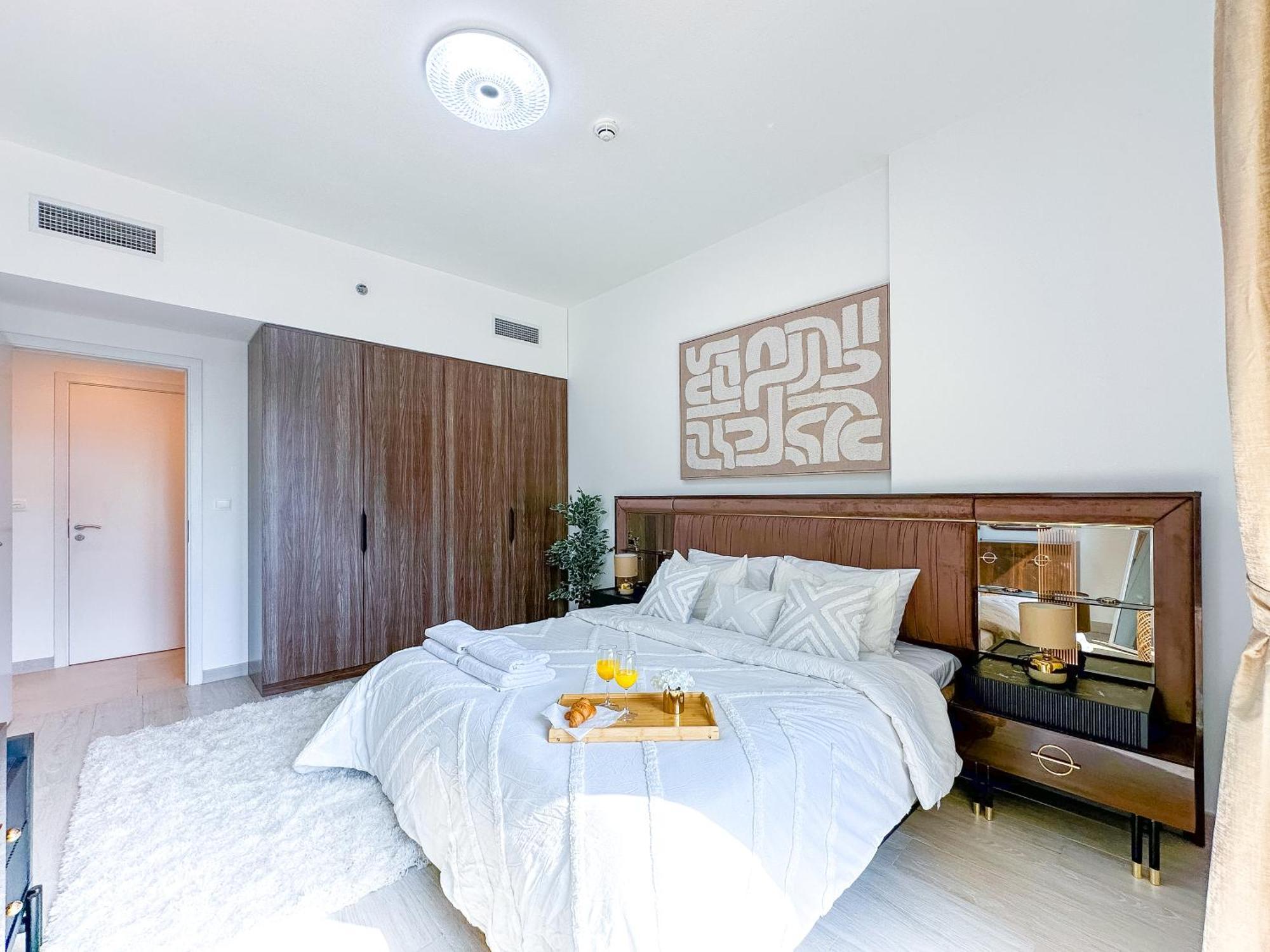 Ultra Luxury Flat With Amazing Pool Near To Burj Apartment