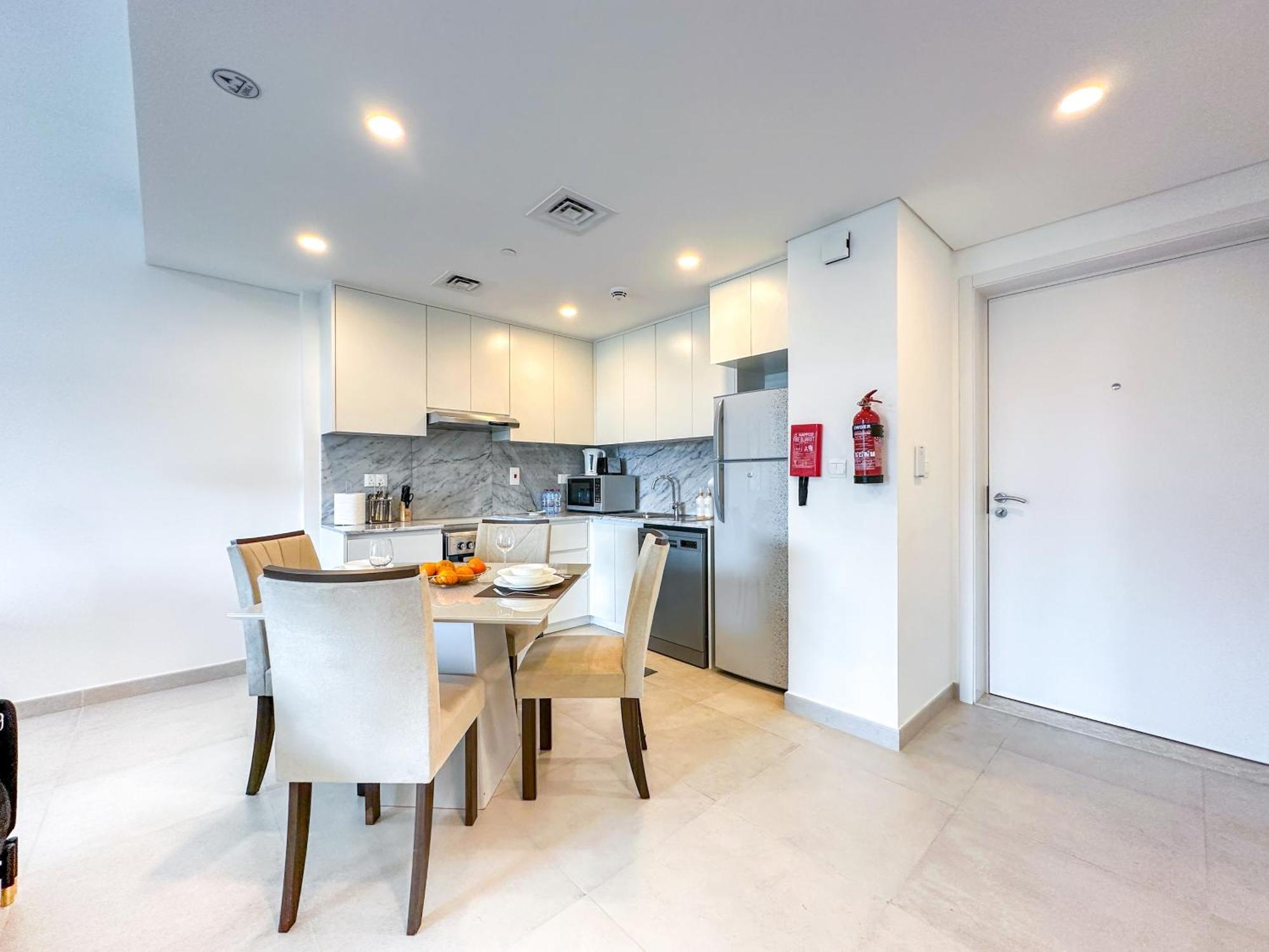Ultra Luxury Flat With Amazing Pool Near To Burj Apartment