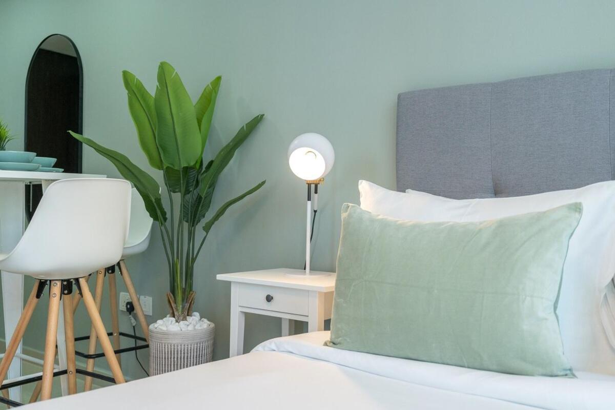 Charming Studio Apartment, With Easy Beach Access In Marina Apartment Dubai