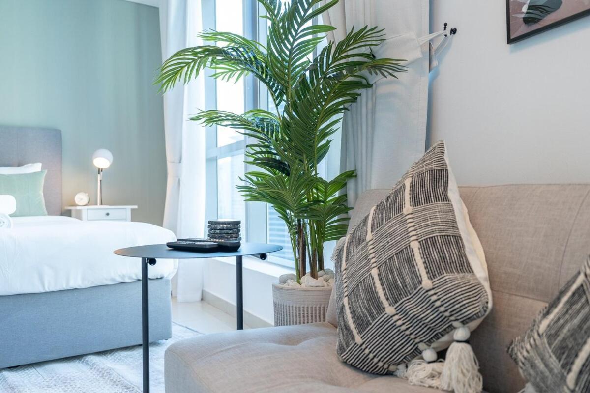 Charming Studio Apartment, With Easy Beach Access In Marina *