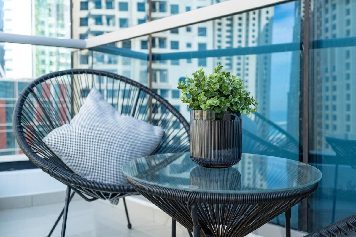 Charming Studio Apartment, With Easy Beach Access In Marina * Dubai