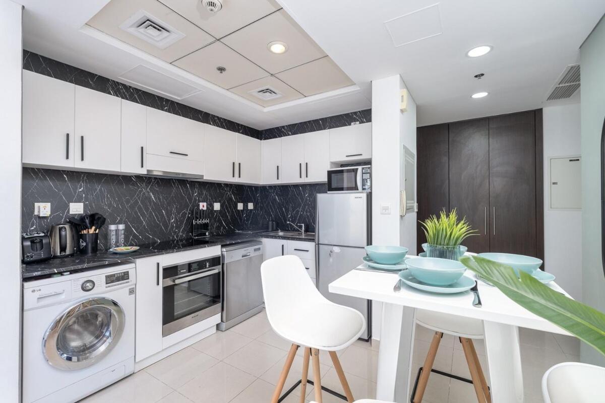 Apartment Charming Studio Apartment, With Easy Beach Access In Marina