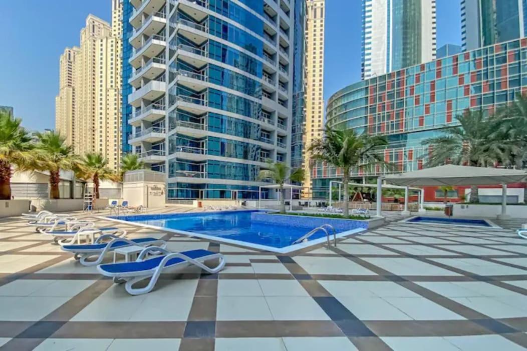 Charming Studio Apartment, With Easy Beach Access In Marina