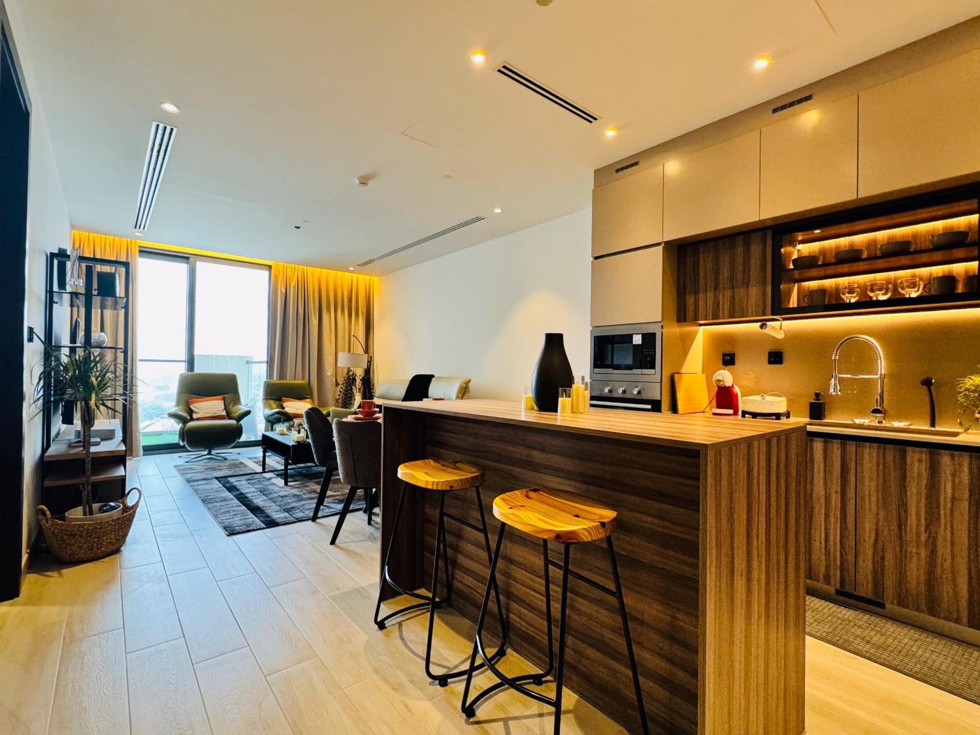 The Ivy Tower-1br Urban Elegance In Jvt Apartment *
