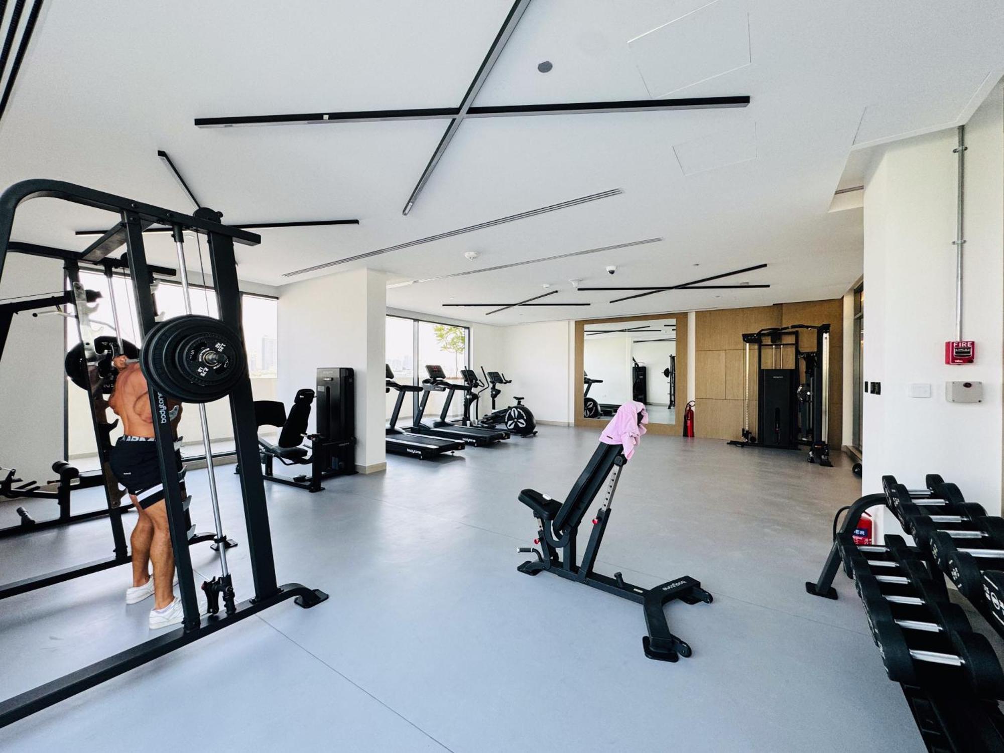 The Ivy Tower-1br Urban Elegance In Jvt