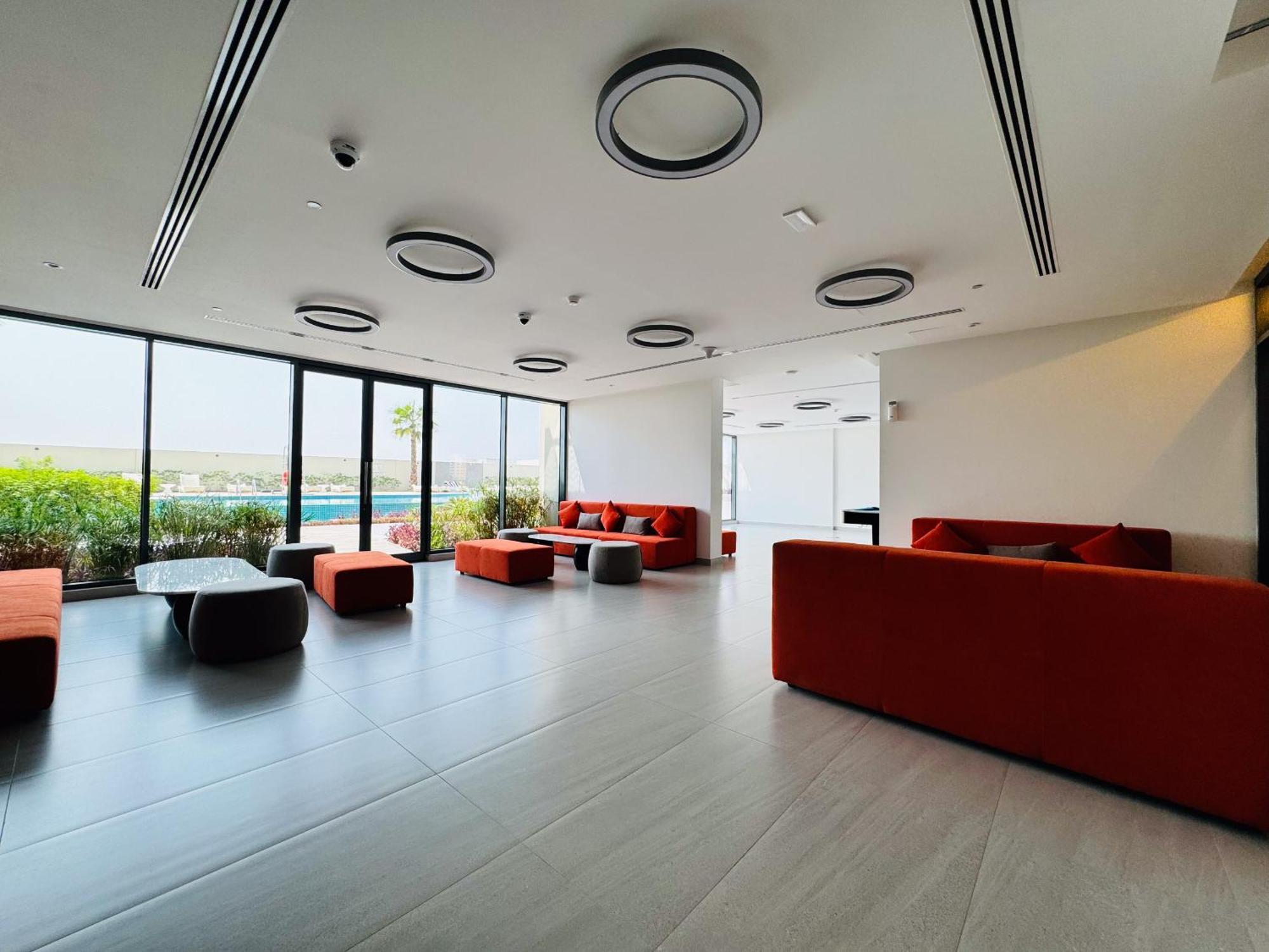 Apartment The Ivy Tower-1br Urban Elegance In Jvt