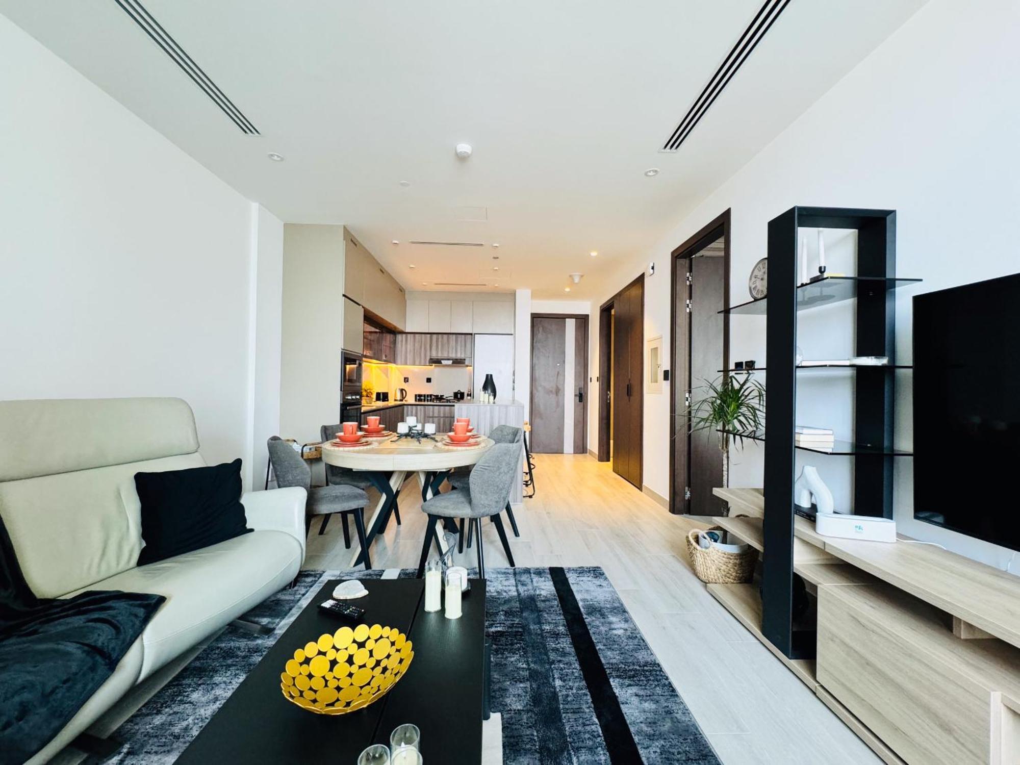 The Ivy Tower-1br Urban Elegance In Jvt Apartment Dubai