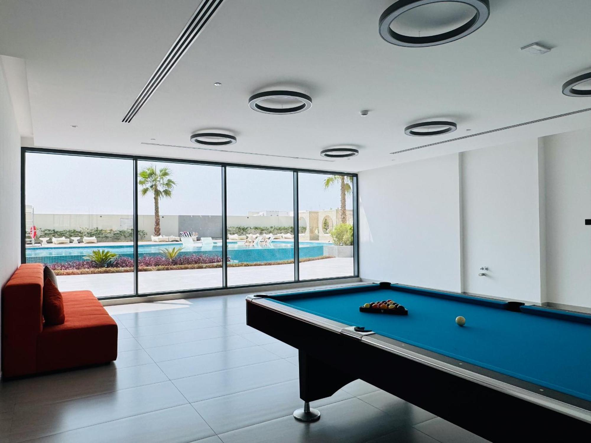 The Ivy Tower-1br Urban Elegance In Jvt Apartment