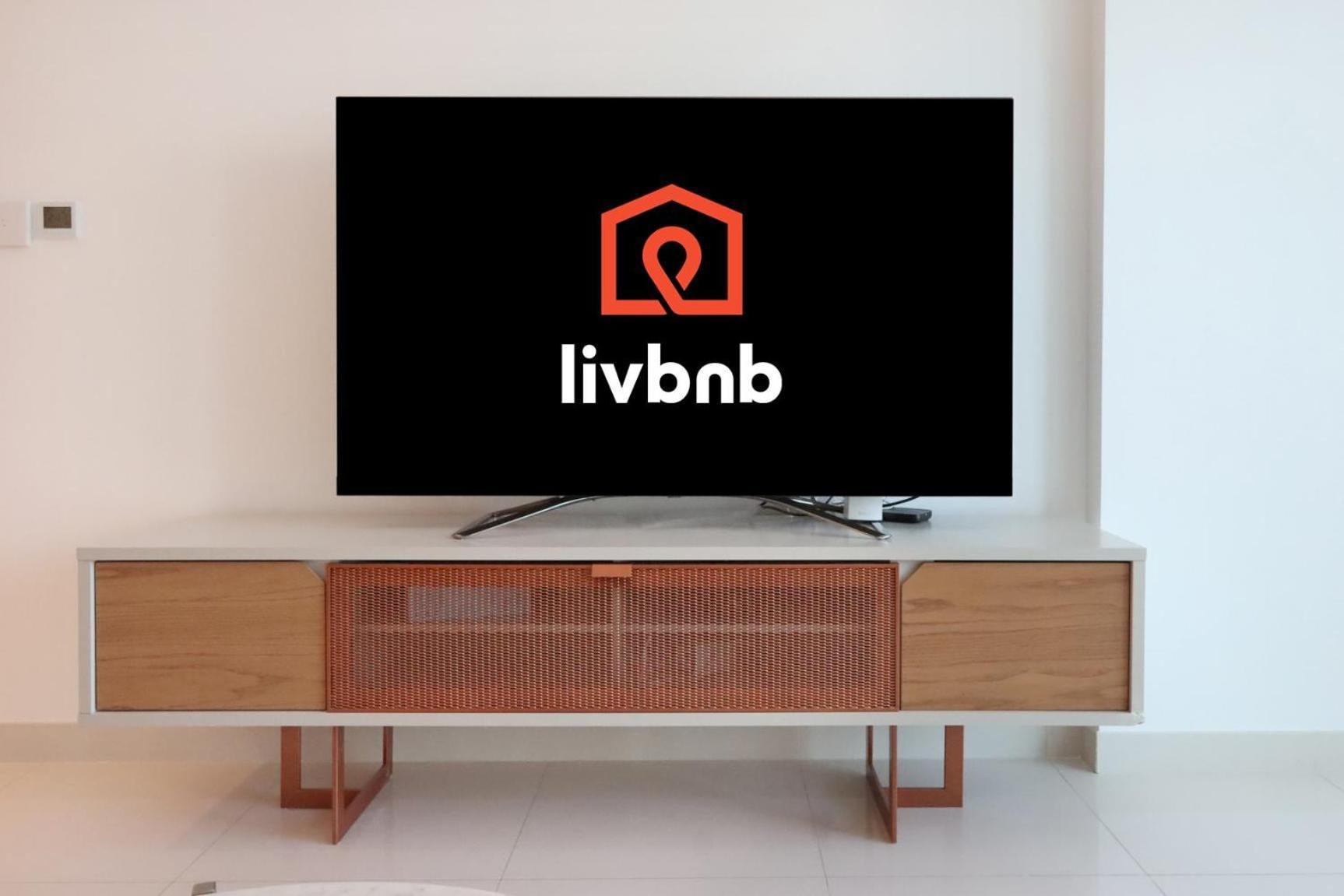 Apartment Livbnb - 2Br With Stunning Views, Beachfront Living