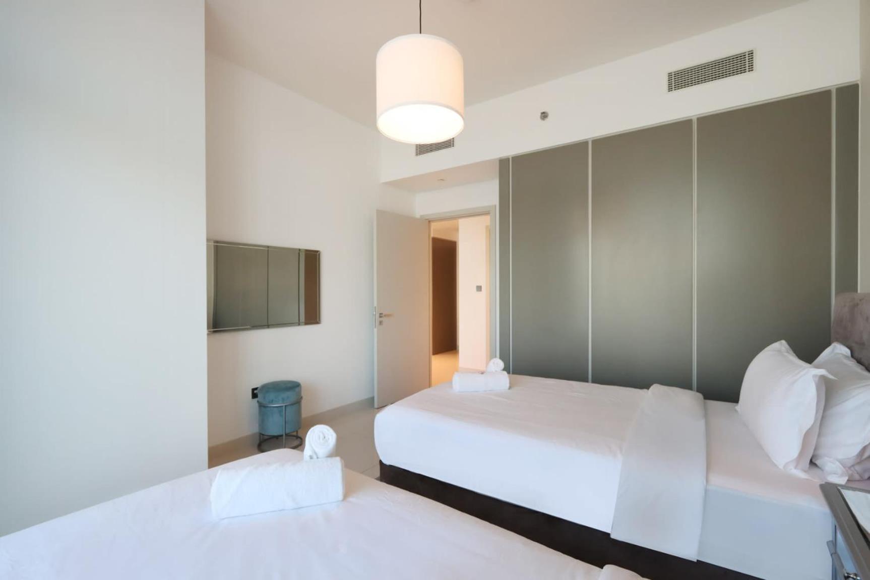 Apartment Livbnb - 2Br With Stunning Views, Beachfront Living Dubai