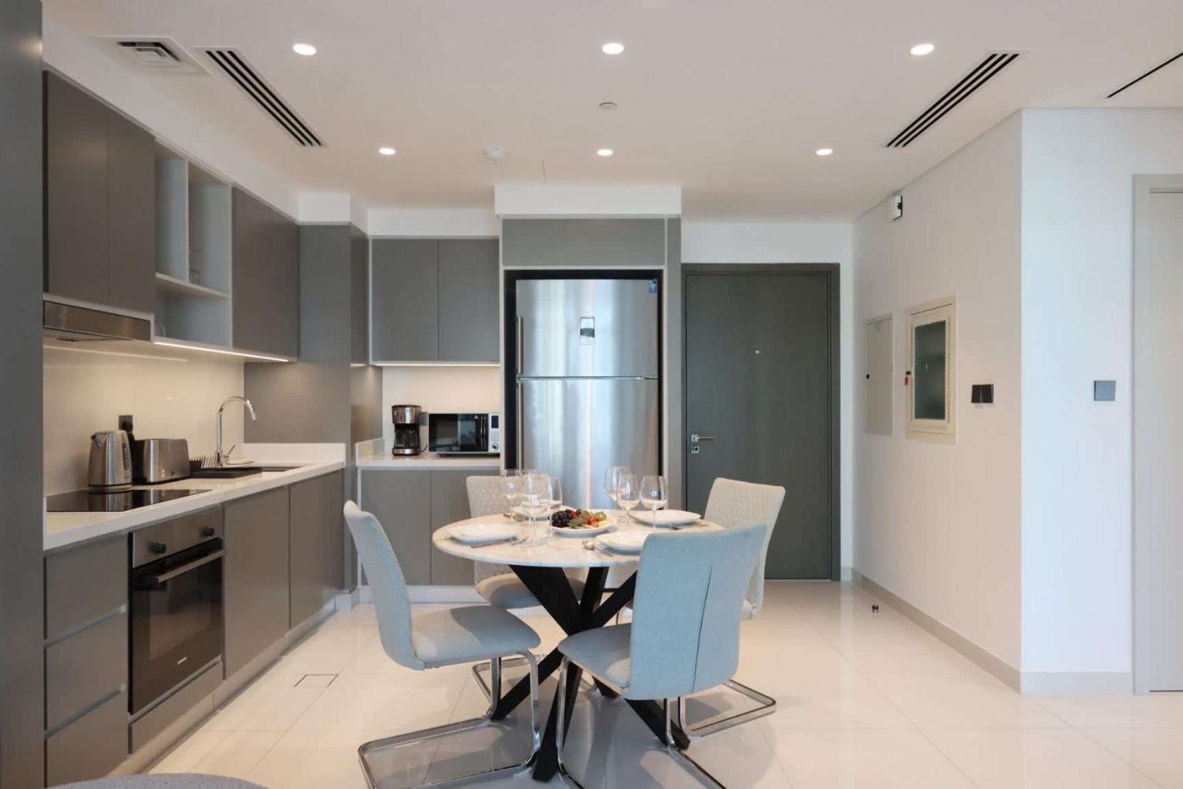 Livbnb - 2Br With Stunning Views, Beachfront Living Apartment