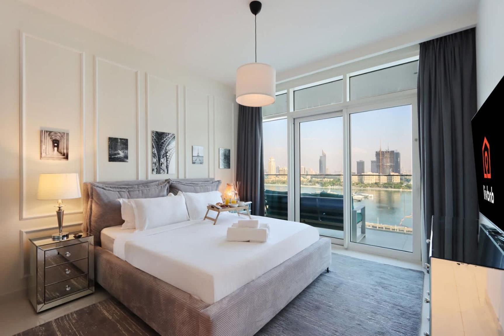 Livbnb - 2Br With Stunning Views, Beachfront Living Apartment *