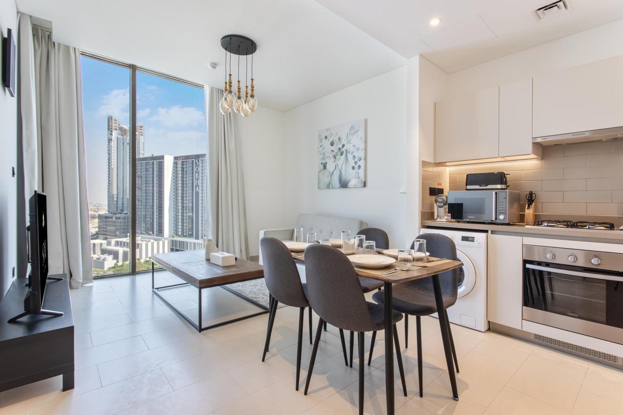 By Latinem Luxury 1br Cv B1311 Near Burj Khalifa Dubai