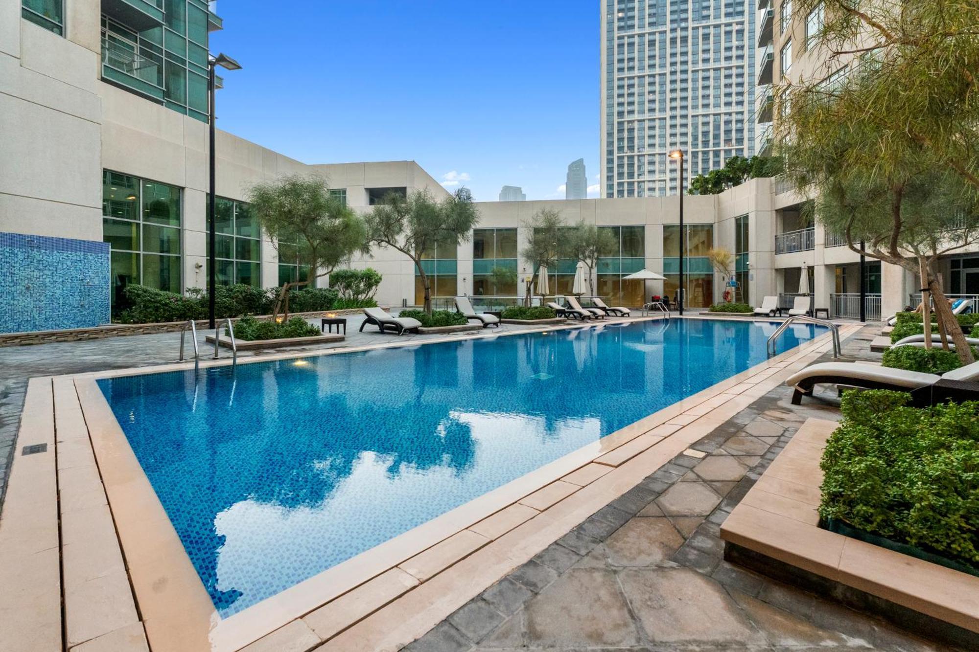 Flash Sale- Burj Khalifa View- 5mn Walk To Mall - Burj Views Tower- Stylish 1bdr Apartment- Convenient Location Apartment Dubai