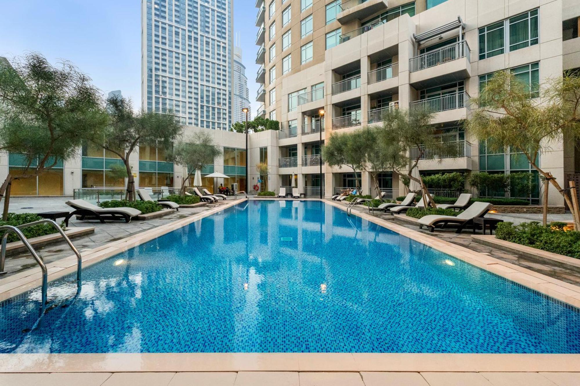 Flash Sale- Burj Khalifa View- 5mn Walk To Mall - Burj Views Tower- Stylish 1bdr Apartment- Convenient Location Apartment *