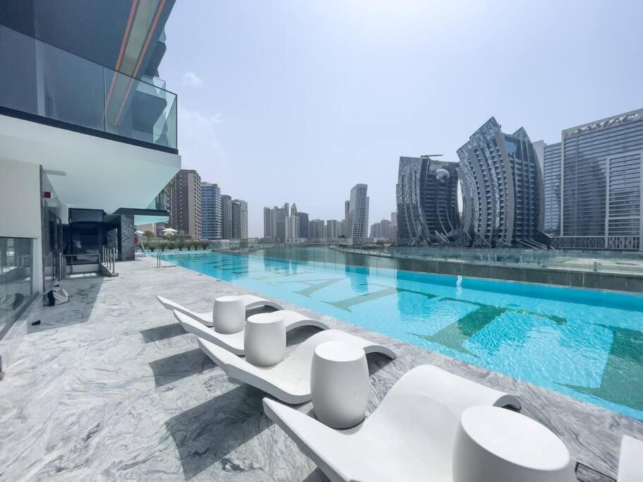 Premium 2 Bedroom With Stunning Burj Khalifa View Apartment