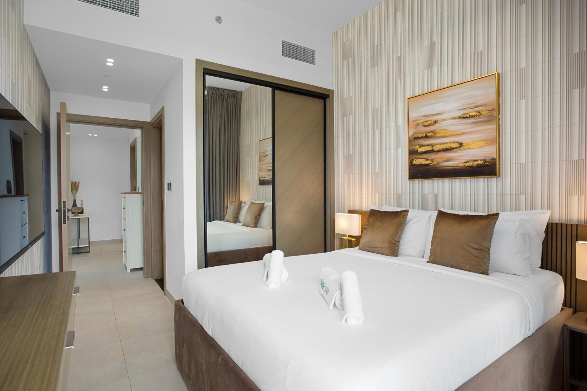 Premium 2 Bedroom With Stunning Burj Khalifa View