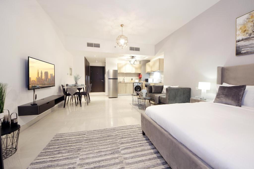 Cozy In Ag Tower With Canal View * Dubai