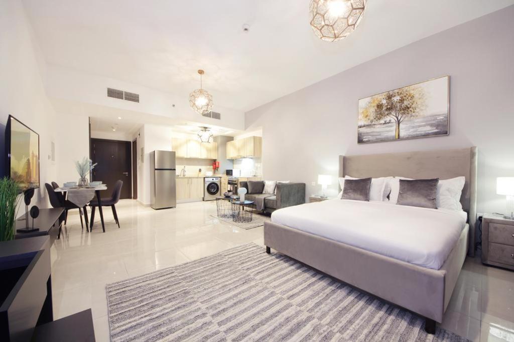 Apartment Cozy In Ag Tower With Canal View Dubai