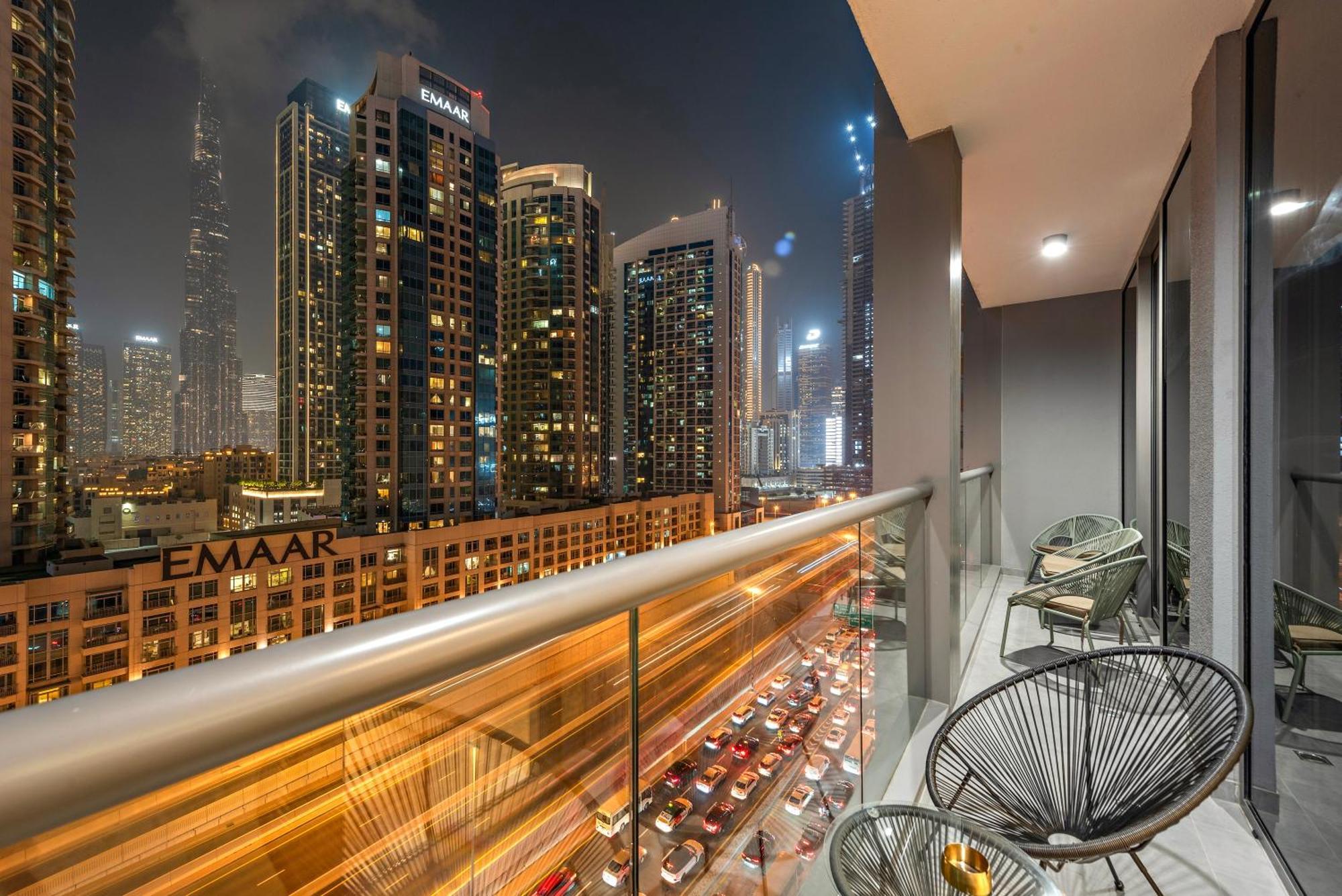 Elegant 1br With Walk-in Closet & Burj Views * Dubai