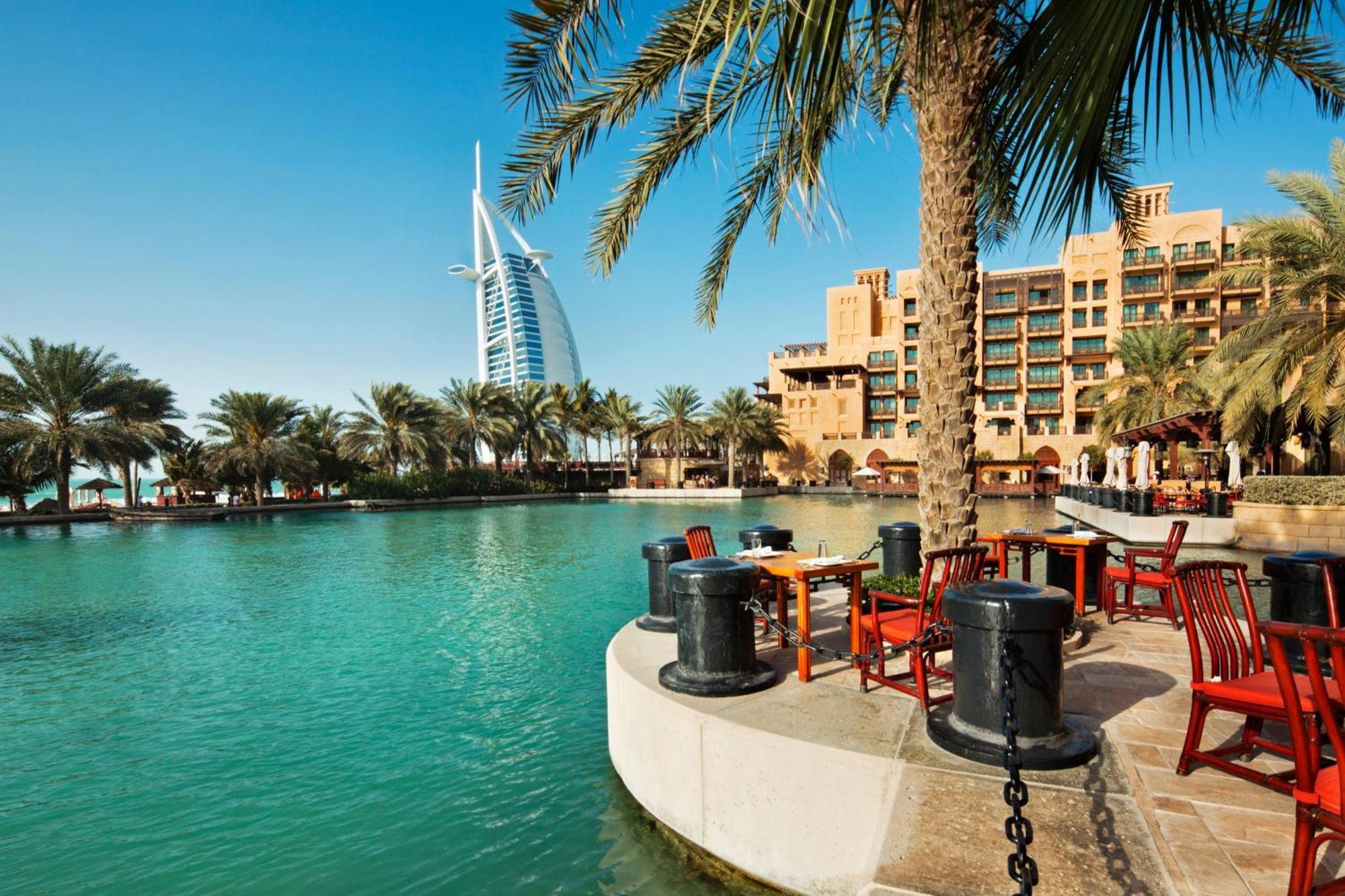Burj Crown Luxury 4 Bedroom, Balcony Views, 5 Min To Burj Khalifa