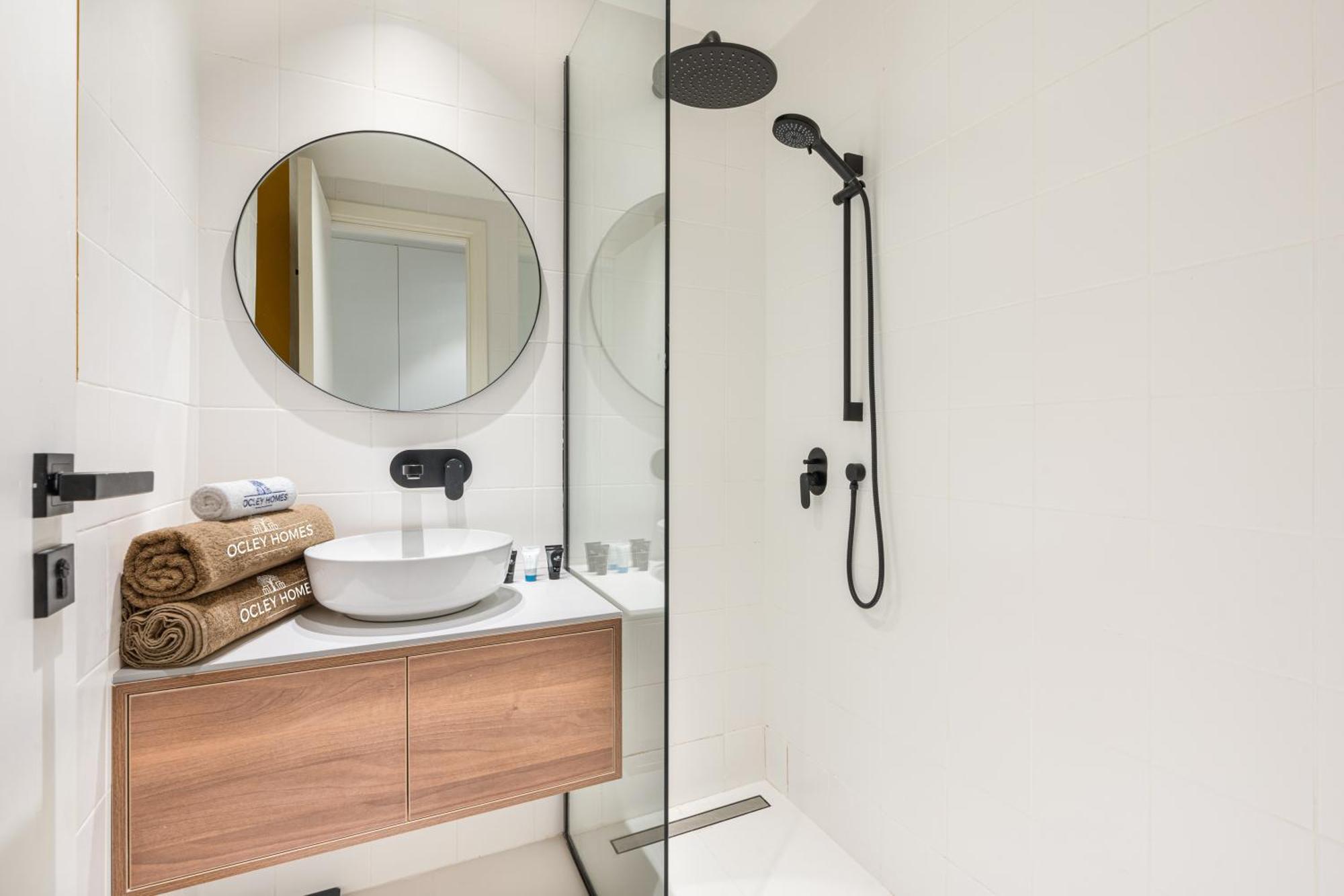 Apartment Stylish Contemporary In Jvc With Chic Interior