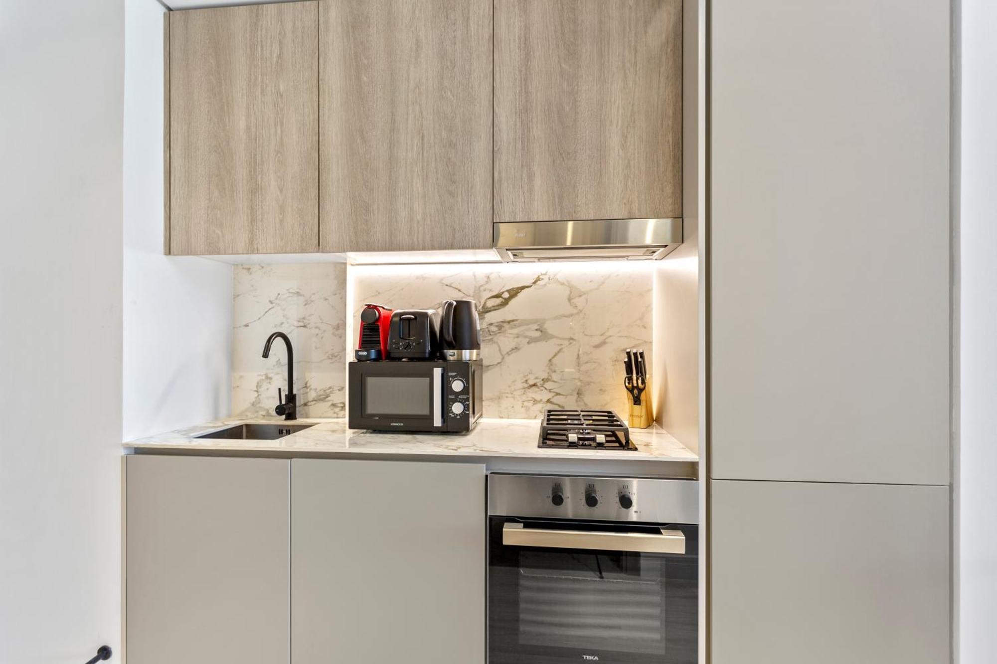 Stylish With Warm Terracotta Details Apartment Dubai