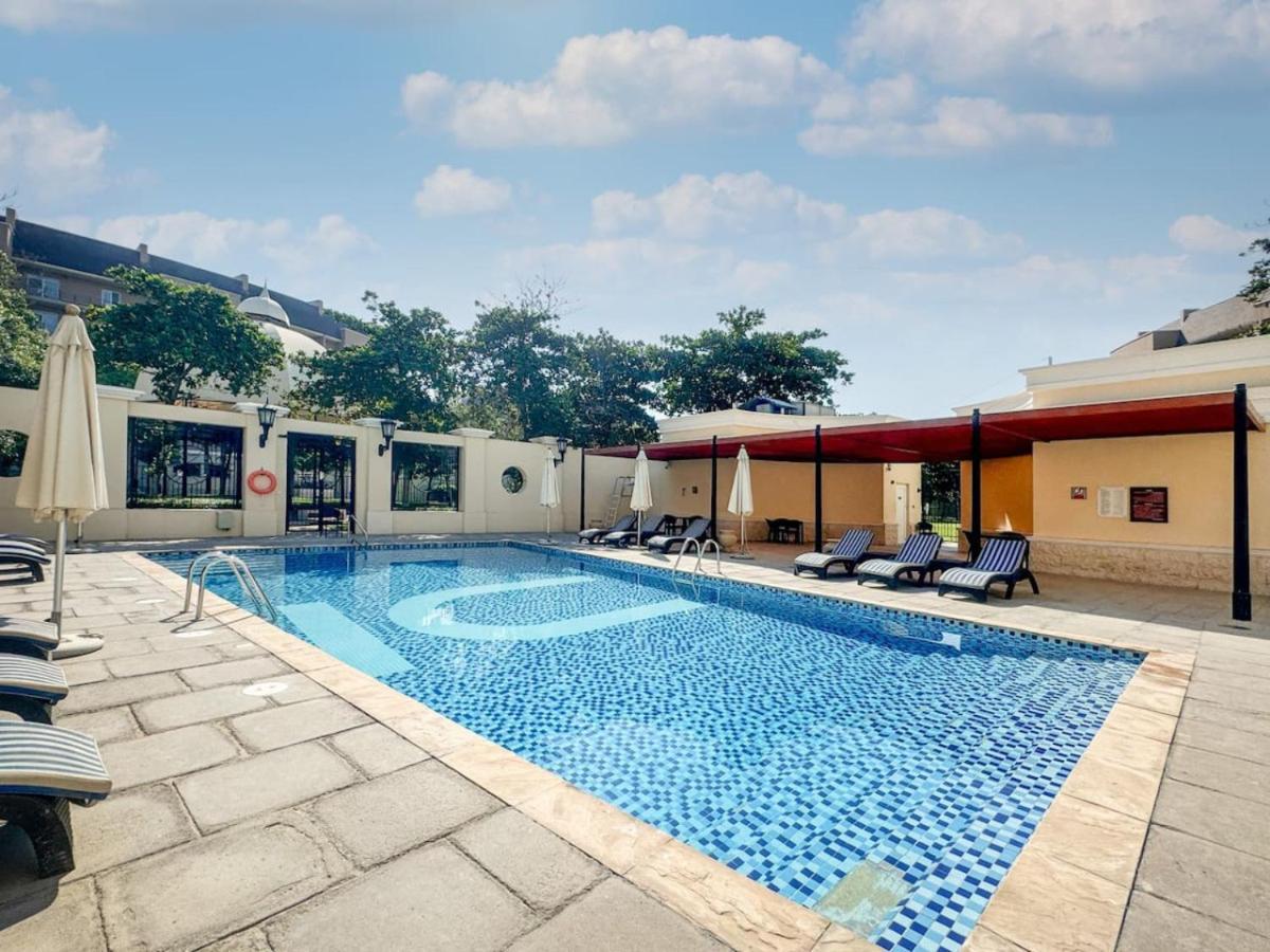 Charming Escape In Motor Apartment *