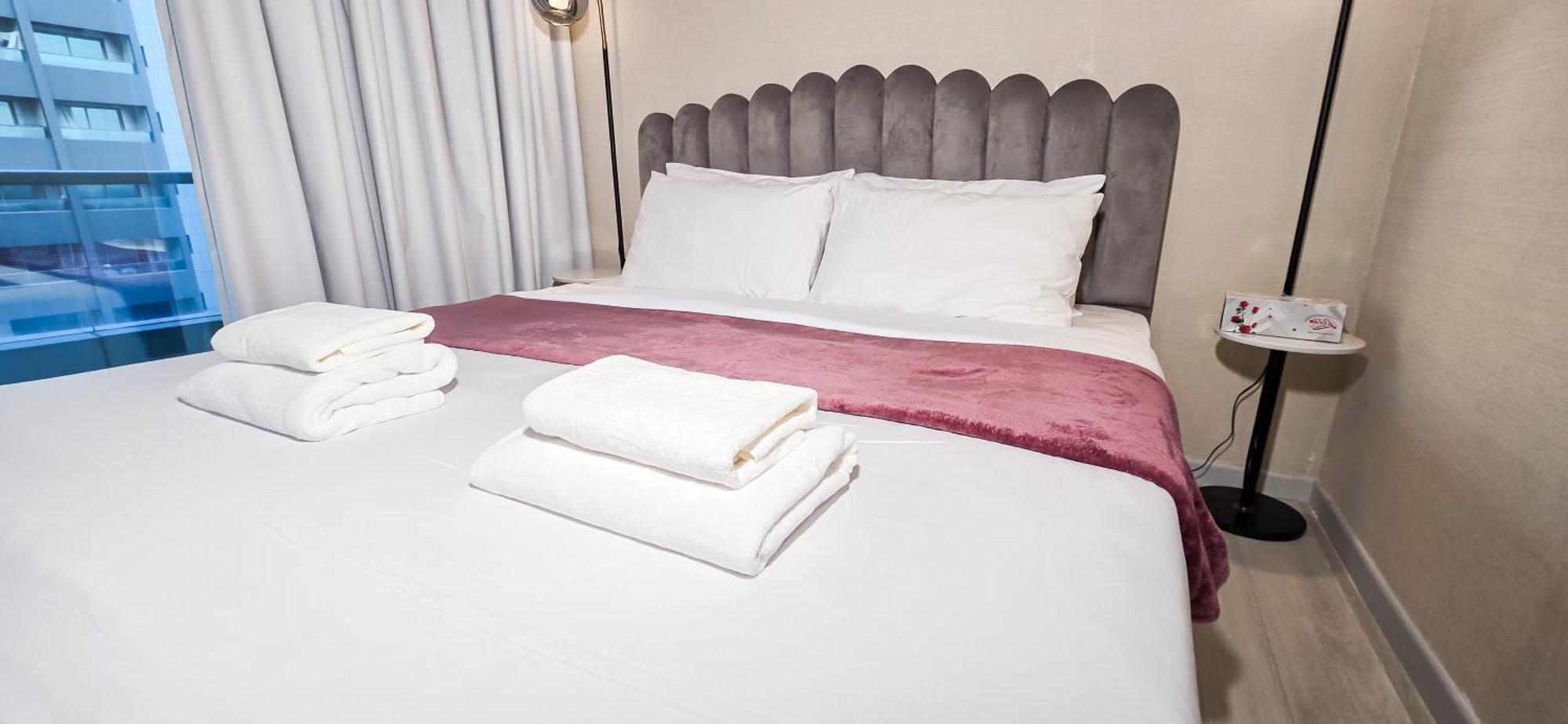 Renovated Cozy One Bed D2-1007 Dubai