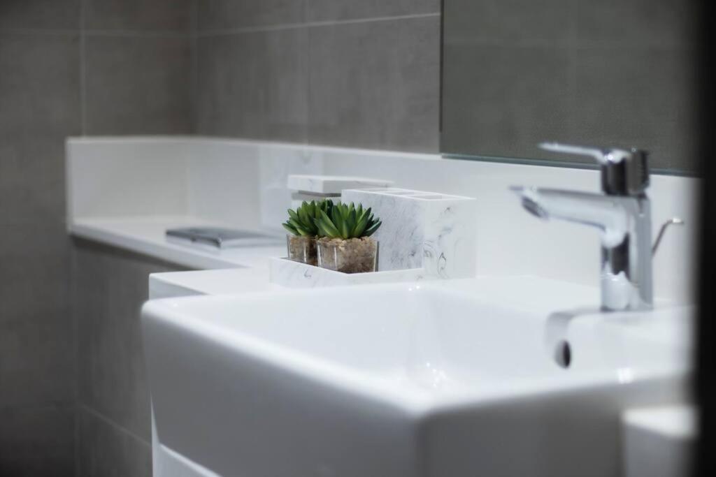 First Class 1br Stylish Haven Dubai