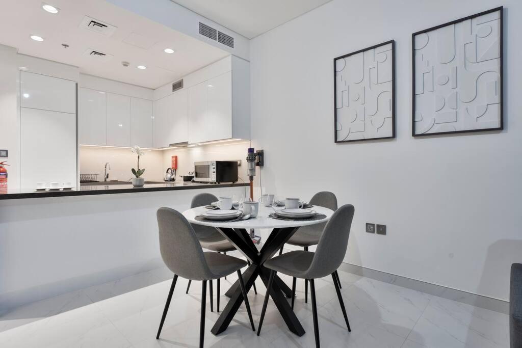 First Class 1br Stylish Haven Apartment Dubai