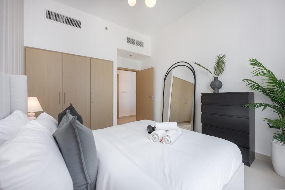 Captivating 1br In Creek Harbour *