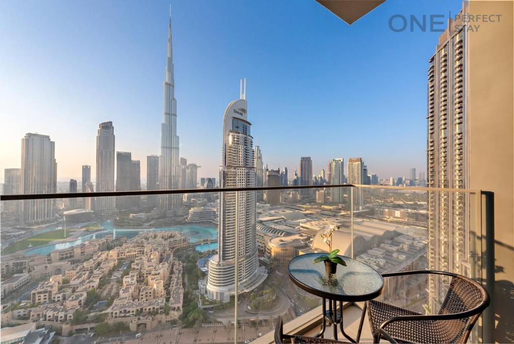 Astonishing 3br Burj Khalifa And Fountain View With Pool And Gym Apartment Dubai